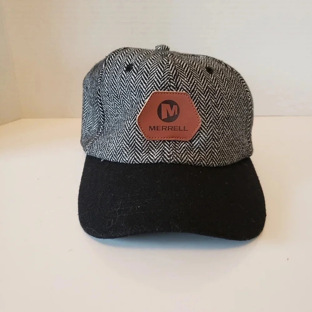 Merrell Black/Gray Herringbone Tweed Hat with Adjustable Strap.